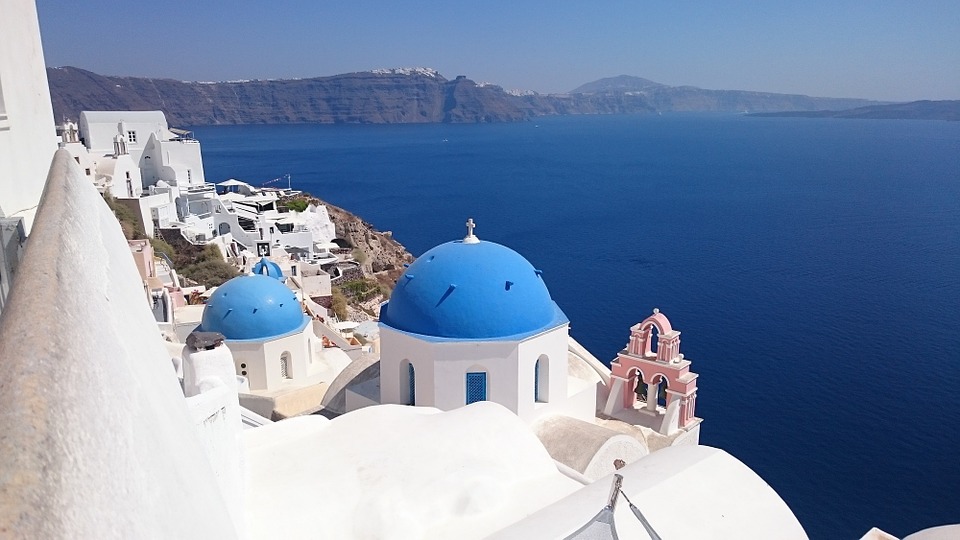 Four summer weekend getaways Santorini