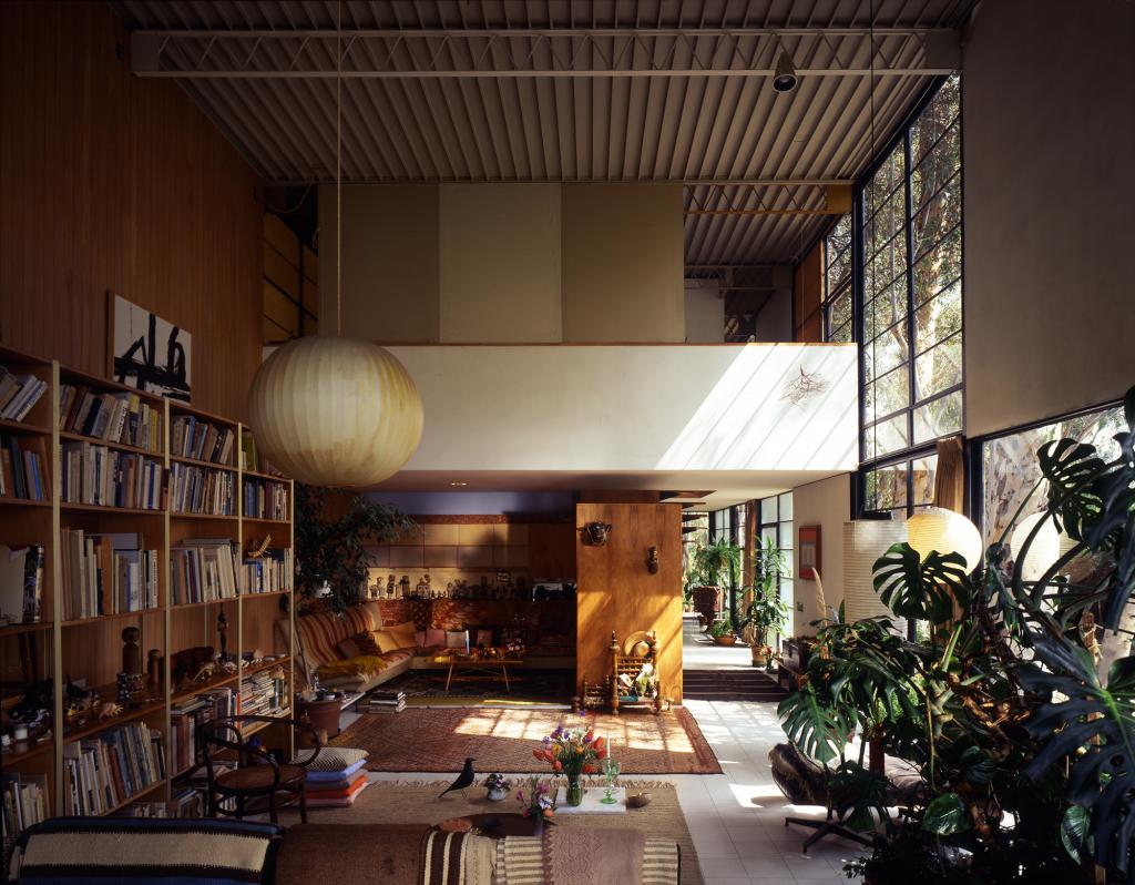 the-eames-house-interior-los-angeles-architecture-the-art-of-travel