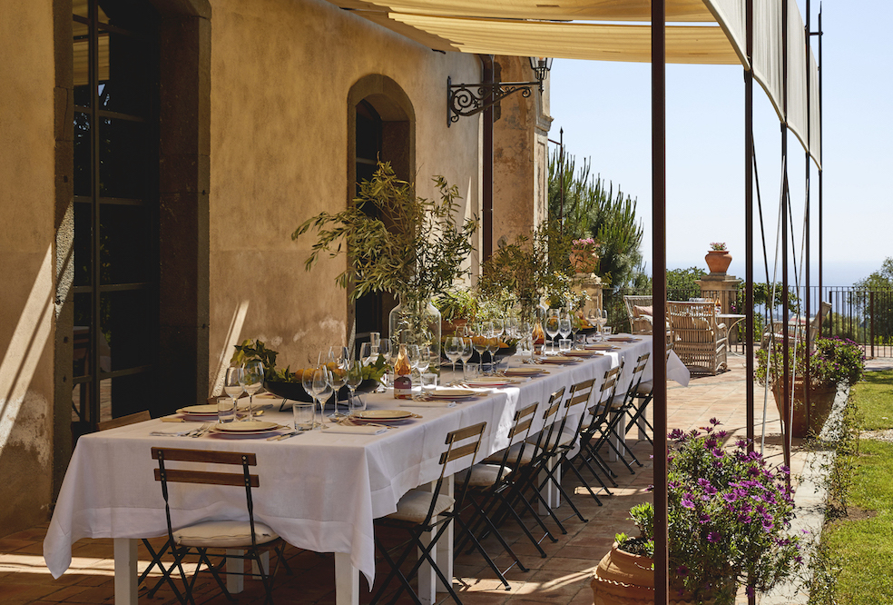 How to live it up in the former vineyard, Rocca delle Tre Contrade, in Sicily The Art of Travel dining al fresco